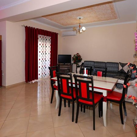 Rio'S Apartment Берат Екстериор снимка
