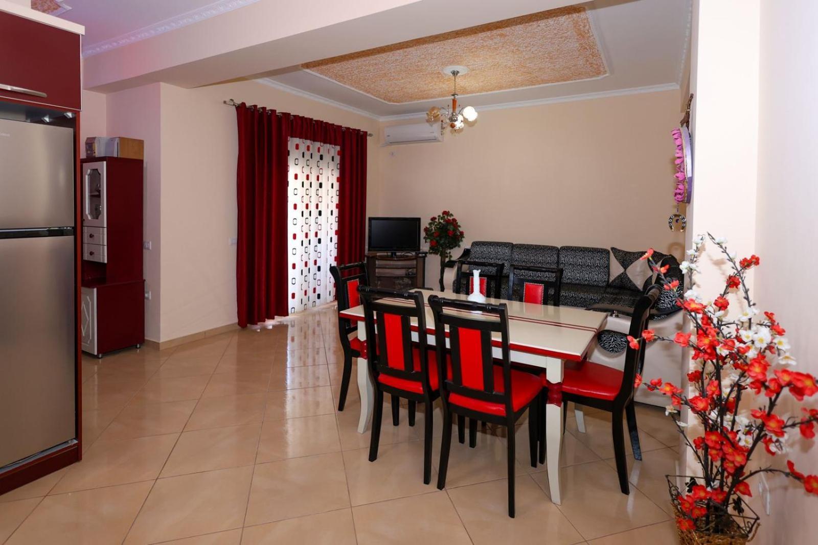 Rio'S Apartment Берат Екстериор снимка