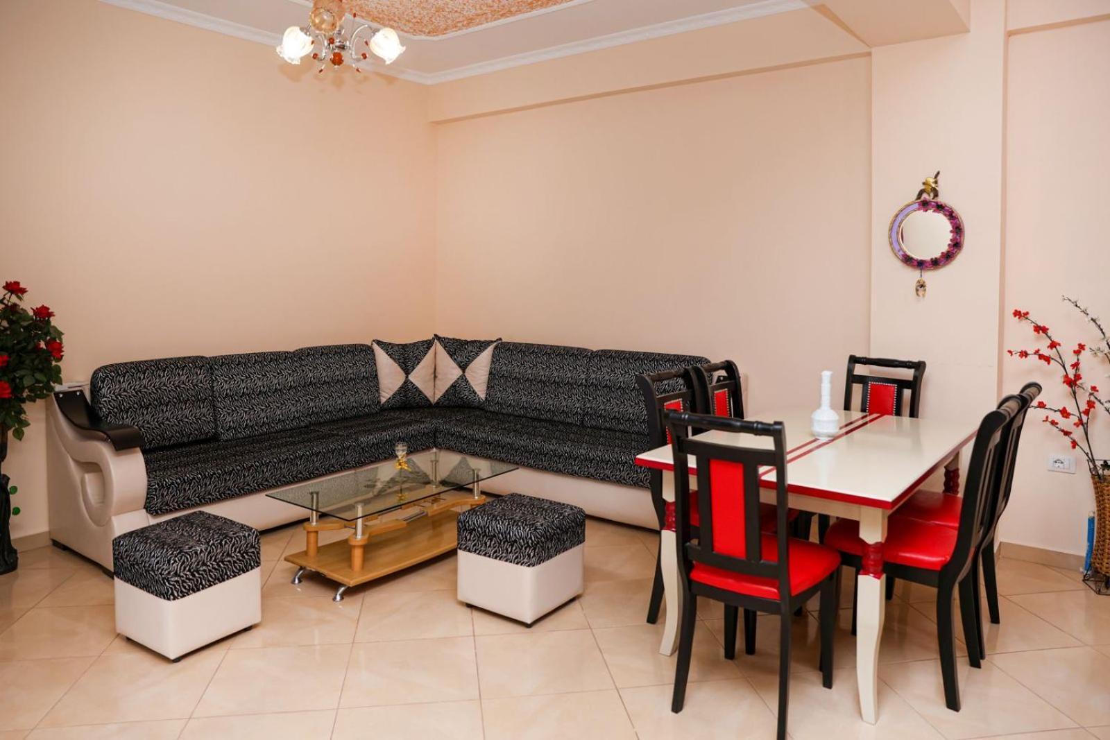 Rio'S Apartment Берат Екстериор снимка